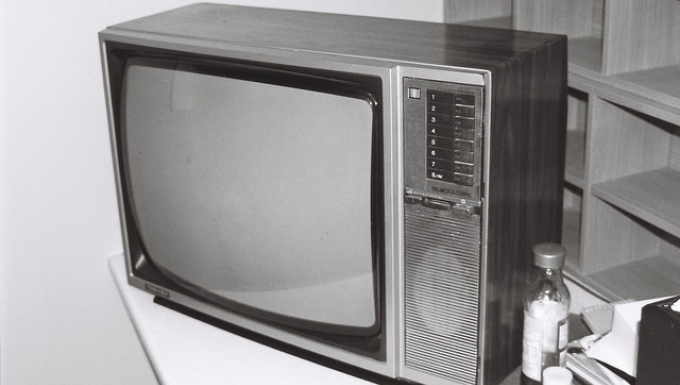 vieille télévision. Photo en noir et blanc