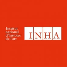 Logo INHA. Lettres stylisées blanches sur fond rouge. Les lettres du sigle sont de couleur rouge et intégrées à des carrés blancs.